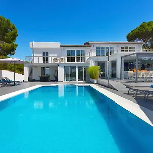 villa-siempre-domingo-marbella.1costadelsol.com/