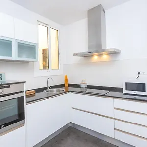 apartment-eixdretroger-de-lluria-valencia.topbarcelonahotels.com/